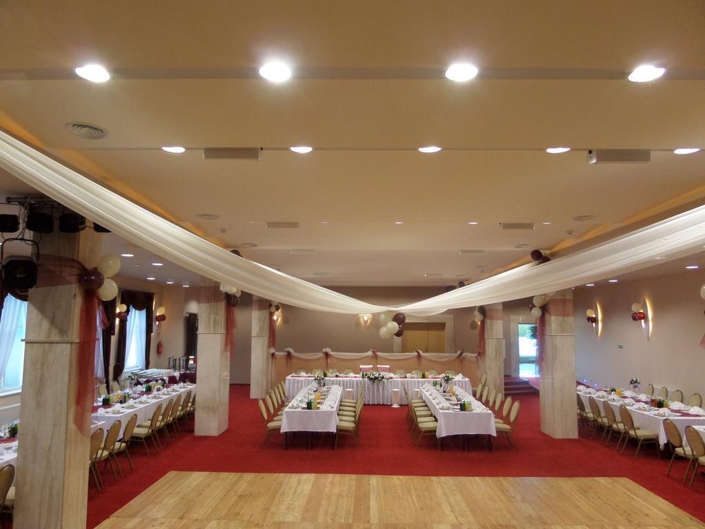 פז'יז'ינה Hotel Imperium מראה חיצוני תמונה